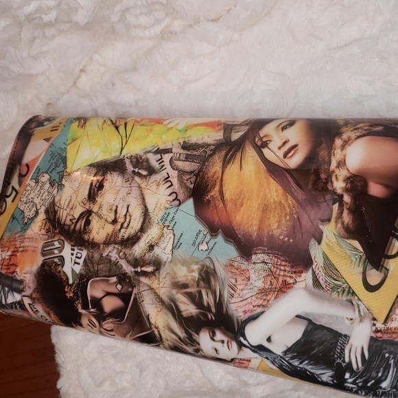 Glossy Magazine Fashonable Clutch - Picture 14 of 16